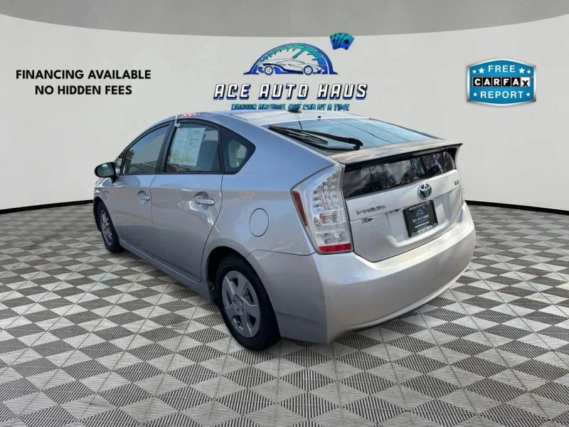 2010 Toyota Prius 3rd Gen - Image 5 of 12