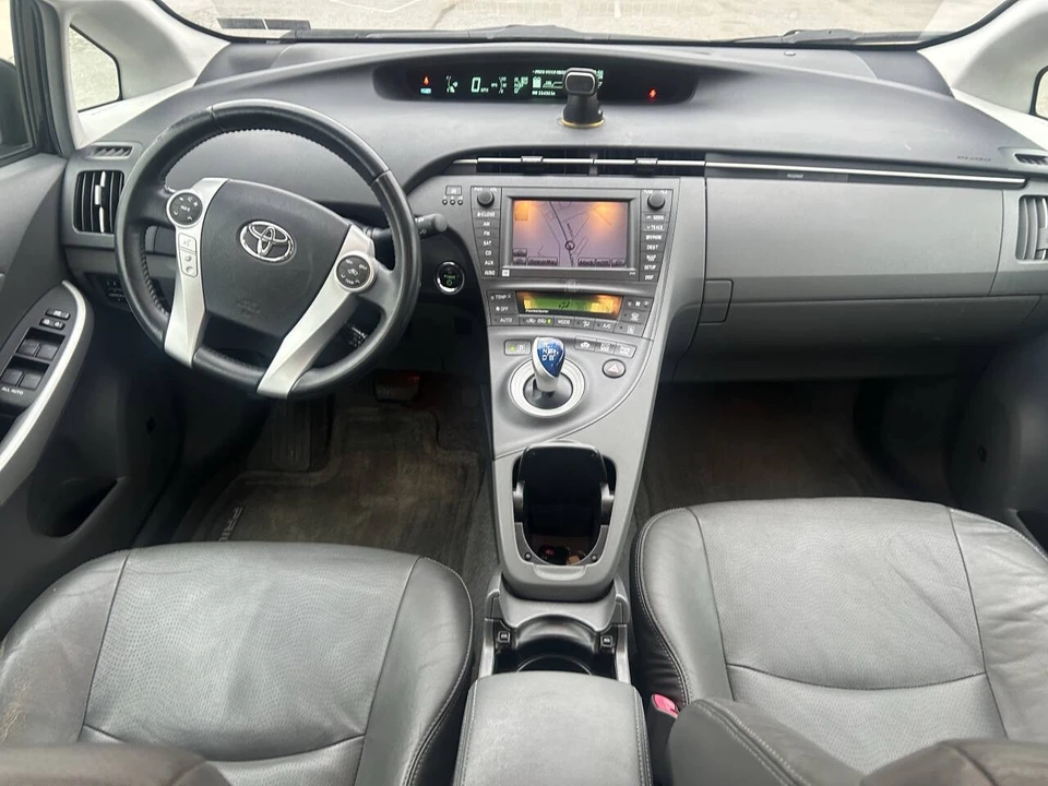 2010 Toyota Prius 3rd Gen - Image 18 of 21