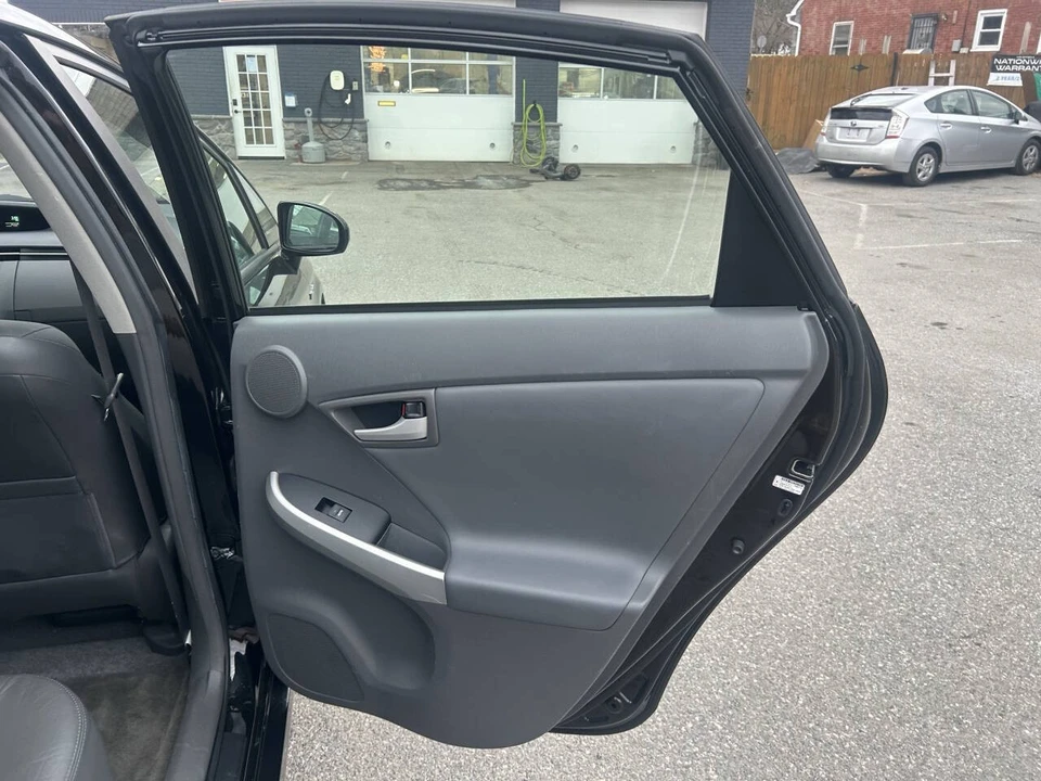 2010 Toyota Prius 3rd Gen - Image 15 of 21