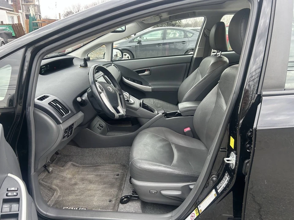 2010 Toyota Prius 3rd Gen - Image 10 of 21