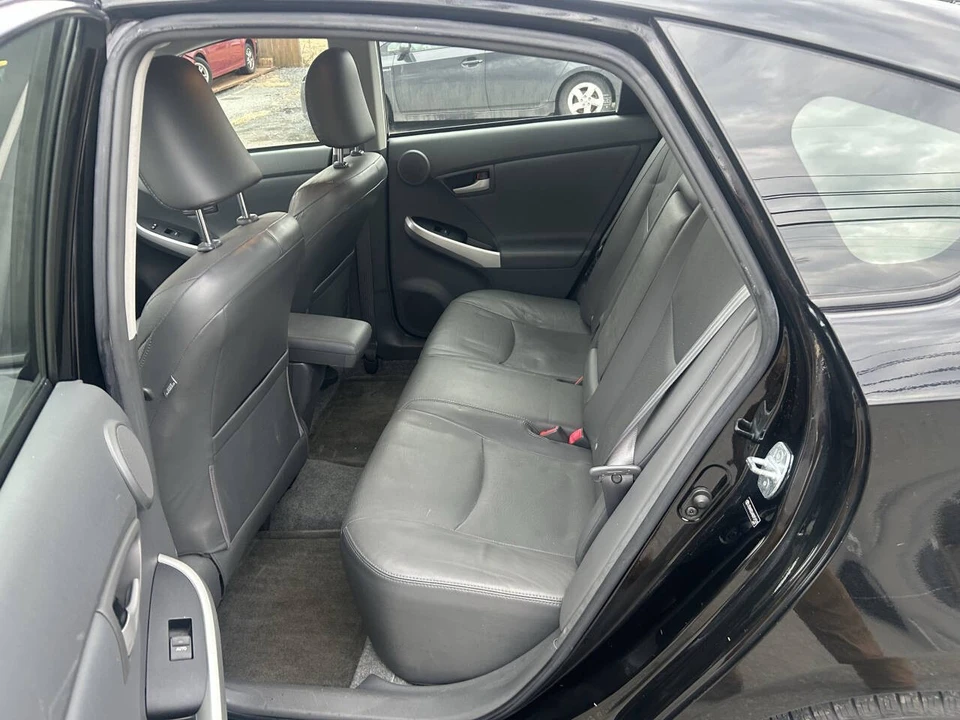 2010 Toyota Prius 3rd Gen - Image 14 of 21