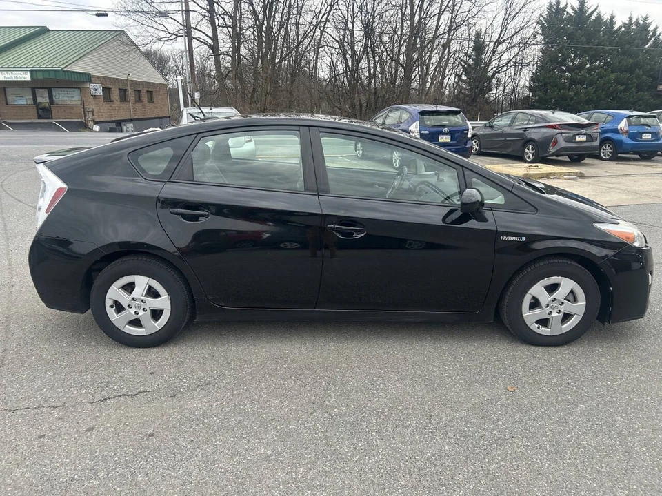 2010 Toyota Prius 3rd Gen - Image 4 of 21