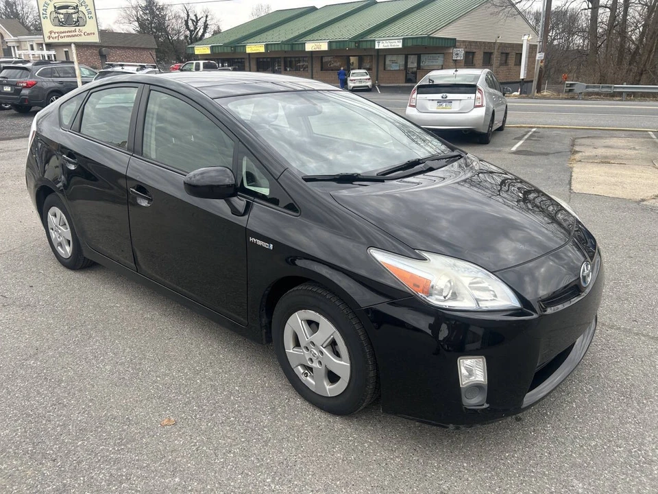 2010 Toyota Prius 3rd Gen - Image 3 of 21
