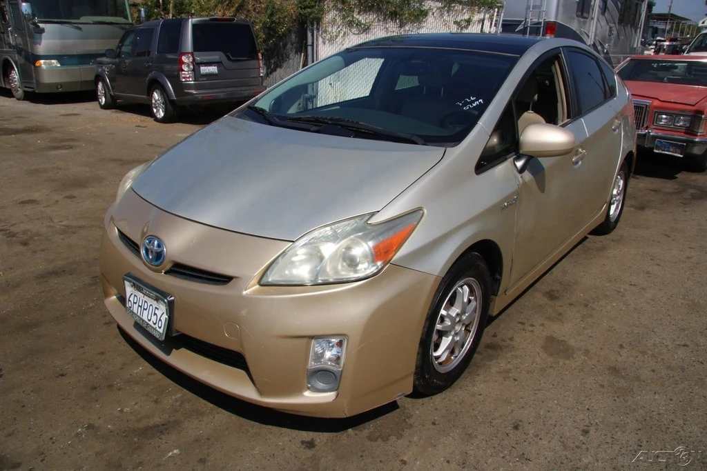 2010 Toyota Prius 3rd Gen - Image 2 of 21