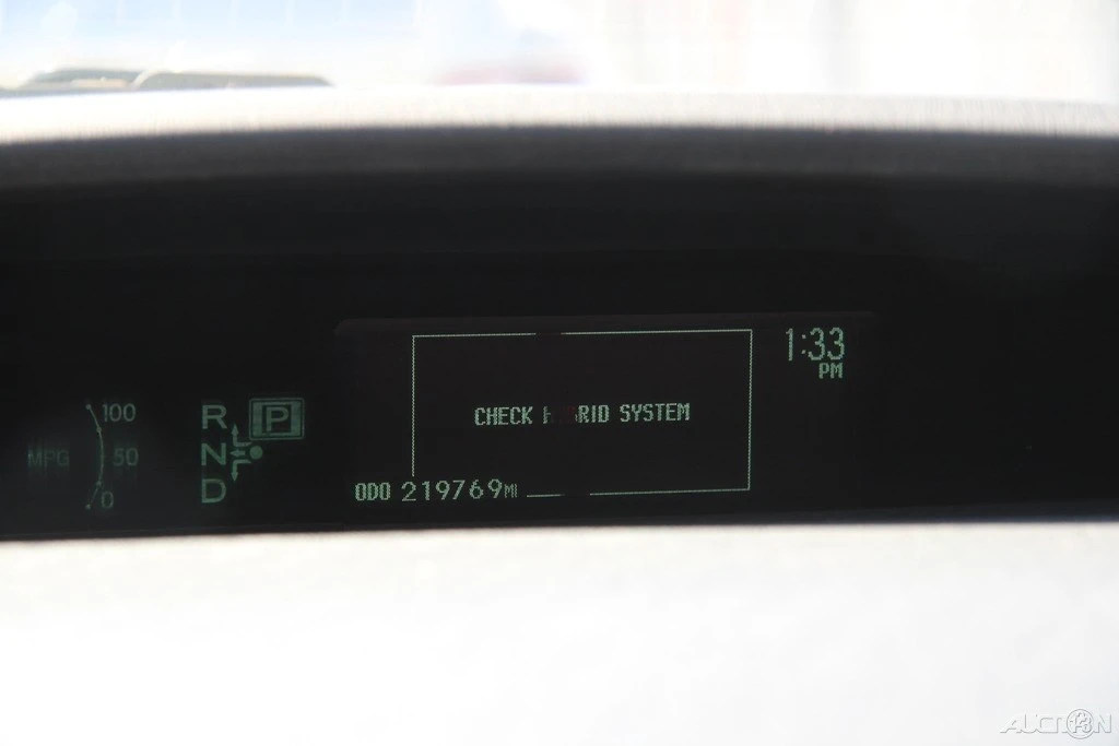 2010 Toyota Prius 3rd Gen - Image 17 of 21