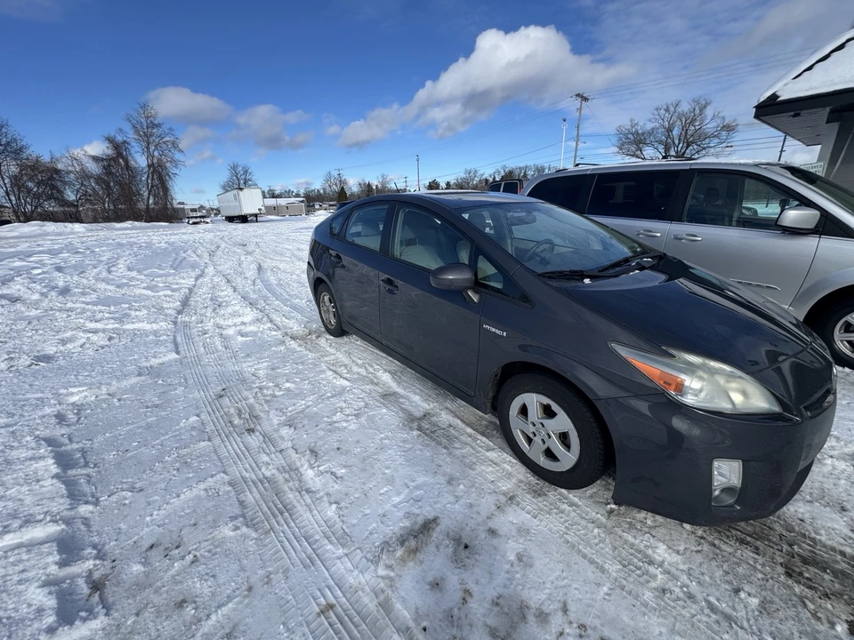 2010 Toyota Prius 3rd Gen - Image 11 of 18