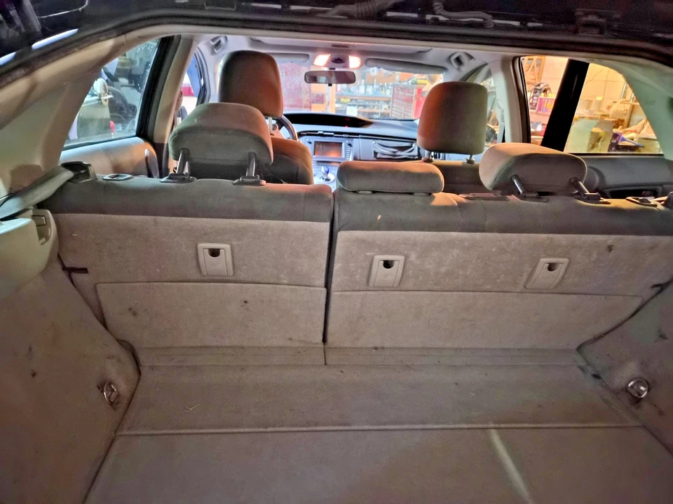 2010 Toyota Prius 3rd Gen - Image 5 of 13