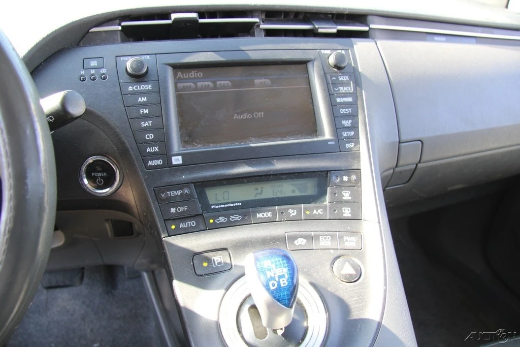 2010 Toyota Prius 3rd Gen - Image 17 of 21
