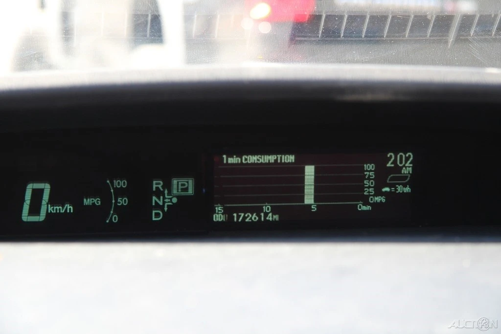 2010 Toyota Prius 3rd Gen - Image 16 of 21