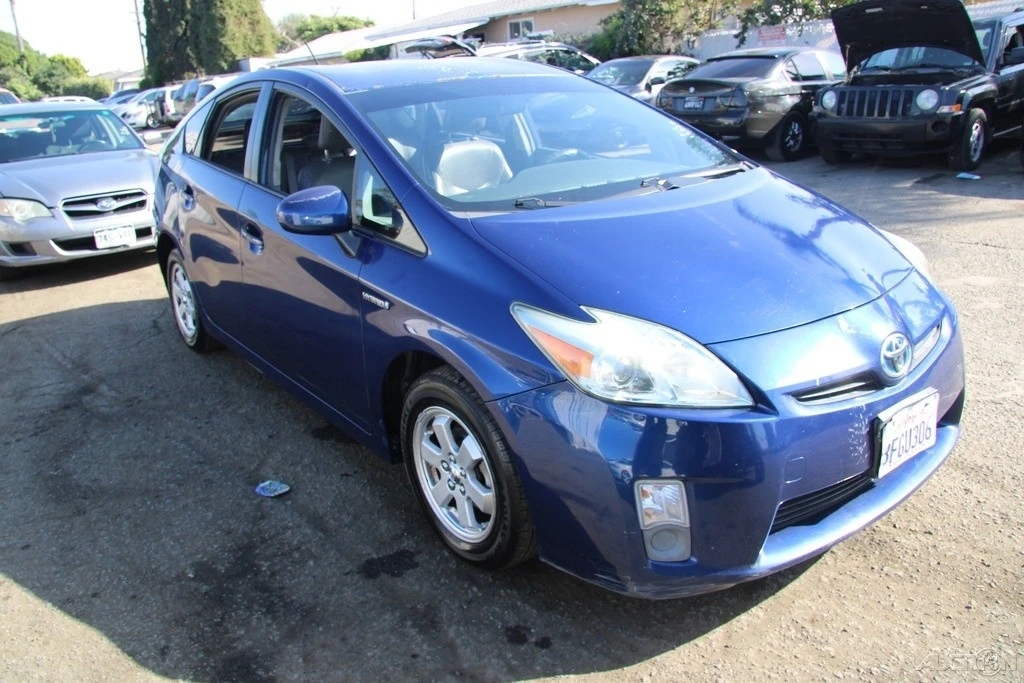 2010 Toyota Prius 3rd Gen - Image 8 of 21