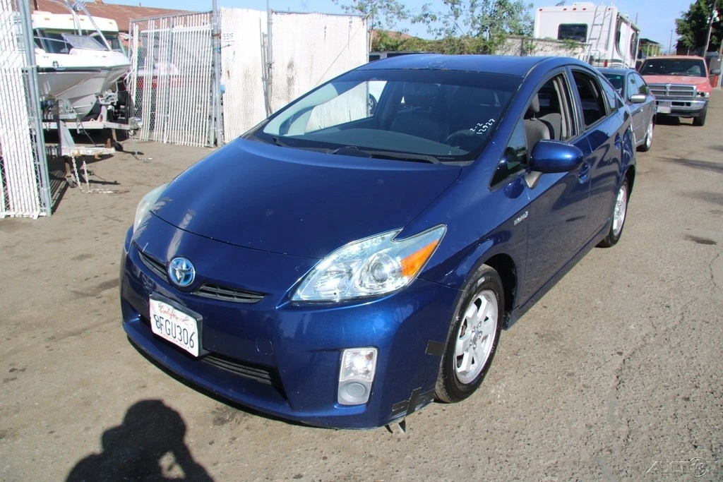 2010 Toyota Prius 3rd Gen - Image 2 of 21