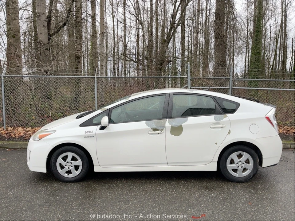 2010 Toyota Prius 3rd Gen - Image 5 of 12