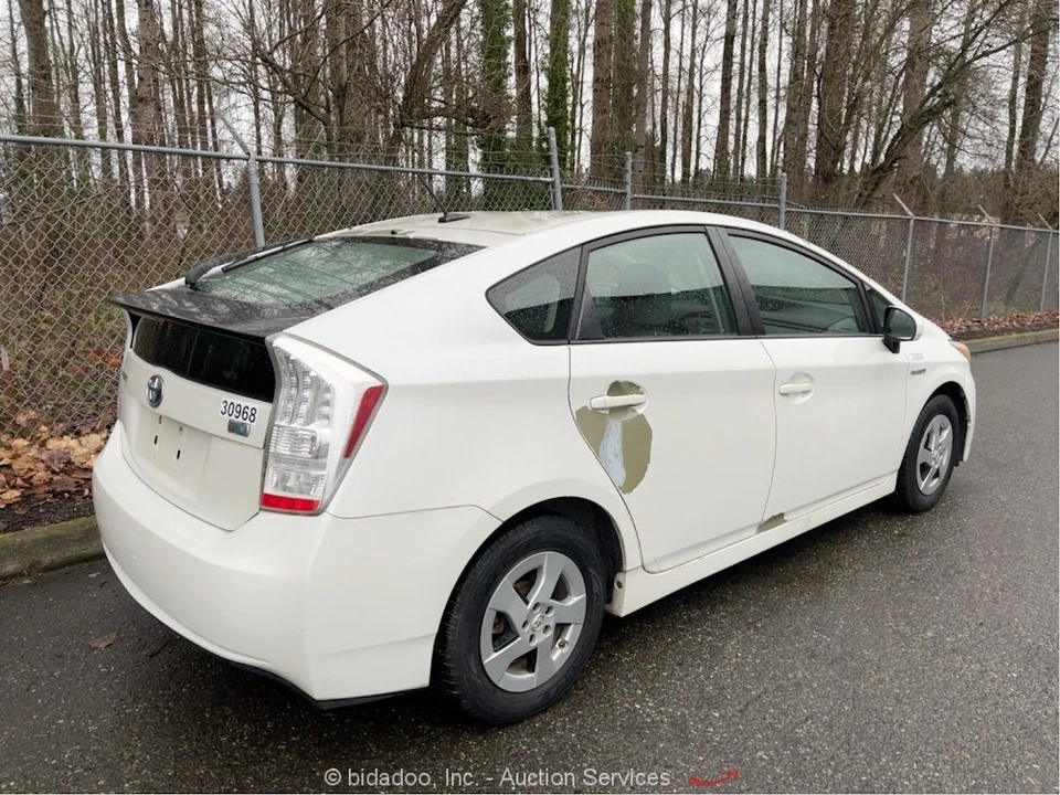 2010 Toyota Prius 3rd Gen - Image 4 of 12