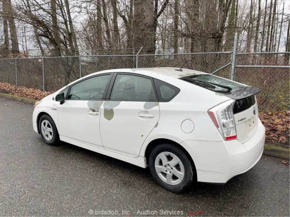 2010 Toyota Prius 3rd Gen - Image 3 of 12