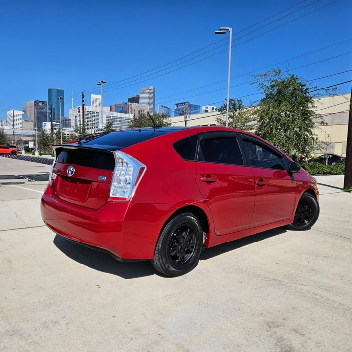 2010 Toyota Prius 3rd Gen - Image 2 of 12