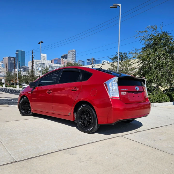 2010 Toyota Prius 3rd Gen - Image 3 of 12