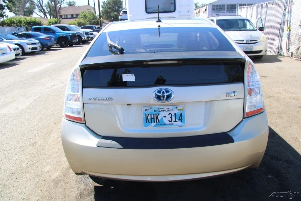 2010 Toyota Prius 3rd Gen - Image 6 of 21