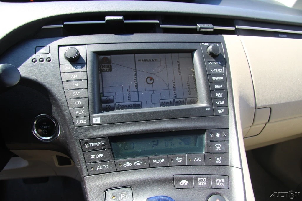 2010 Toyota Prius 3rd Gen - Image 19 of 21