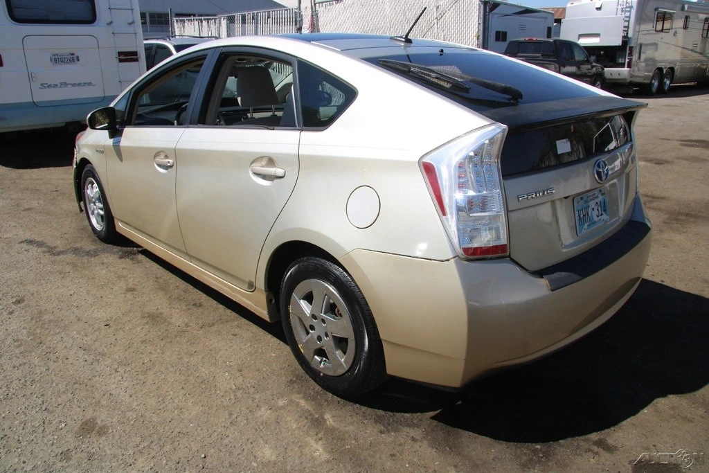 2010 Toyota Prius 3rd Gen - Image 5 of 21