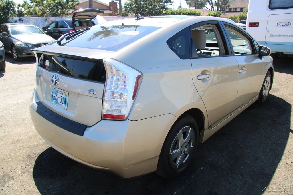 2010 Toyota Prius 3rd Gen - Image 7 of 21