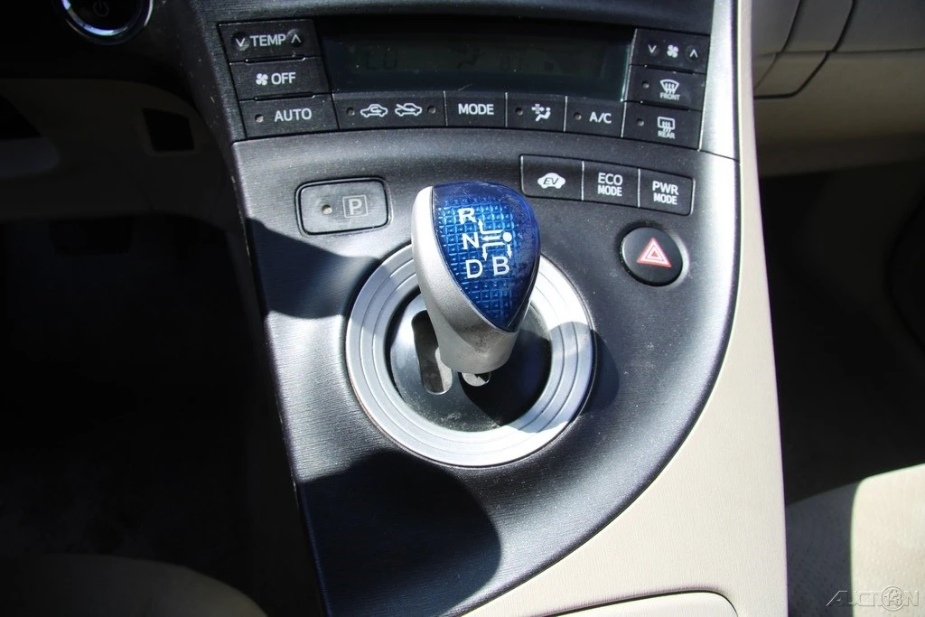2010 Toyota Prius 3rd Gen - Image 20 of 21