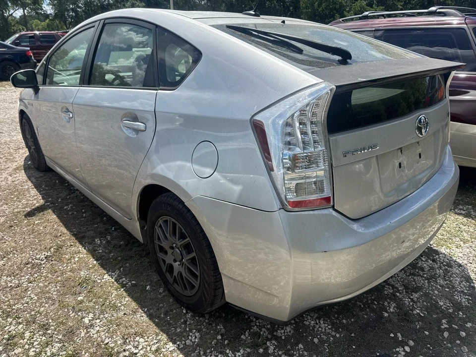 2010 Toyota Prius 3rd Gen - Image 3 of 6