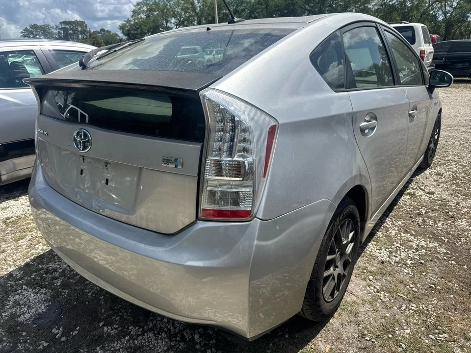 2010 Toyota Prius 3rd Gen - Image 2 of 6