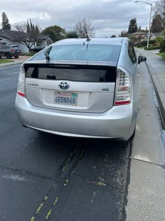 2010 Toyota Prius 3rd Gen - Image 4 of 5