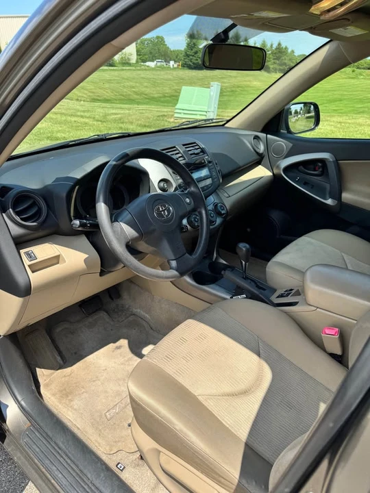 2010 Toyota RAV4 3rd Gen - Image 9 of 16