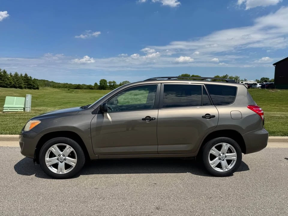 2010 Toyota RAV4 3rd Gen - Image 4 of 16