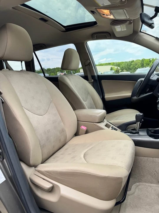 2010 Toyota RAV4 3rd Gen - Image 12 of 16