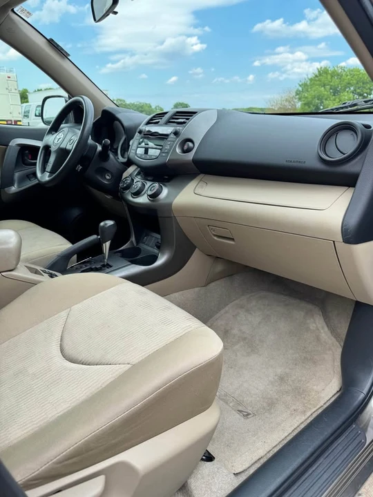 2010 Toyota RAV4 3rd Gen - Image 13 of 16