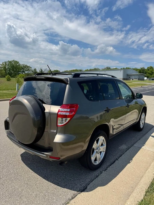 2010 Toyota RAV4 3rd Gen - Image 7 of 16
