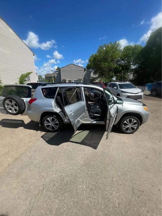 2010 Toyota RAV4 3rd Gen - Image 2 of 8