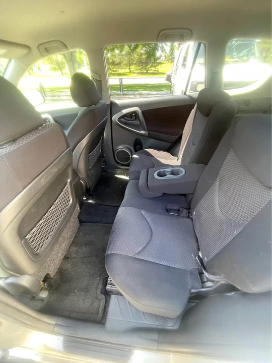 2010 Toyota RAV4 3rd Gen - Image 6 of 8