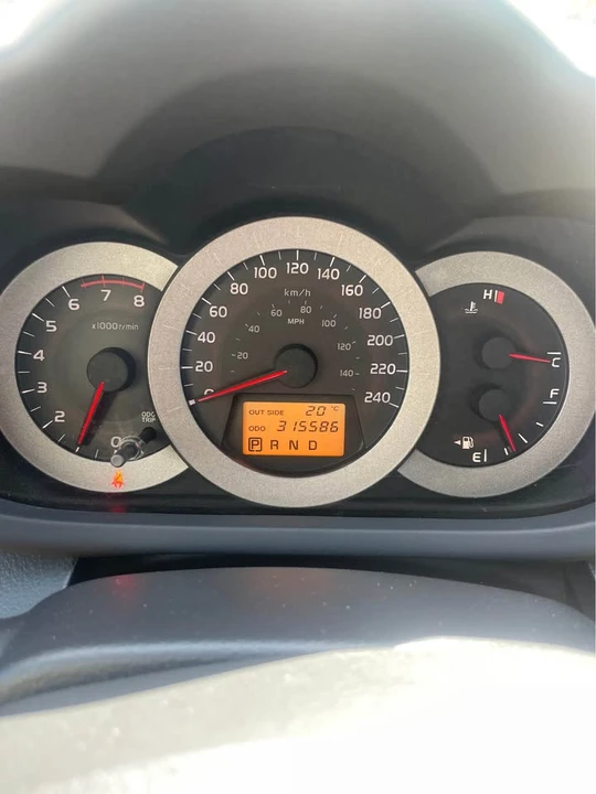 2010 Toyota RAV4 3rd Gen - Image 5 of 8