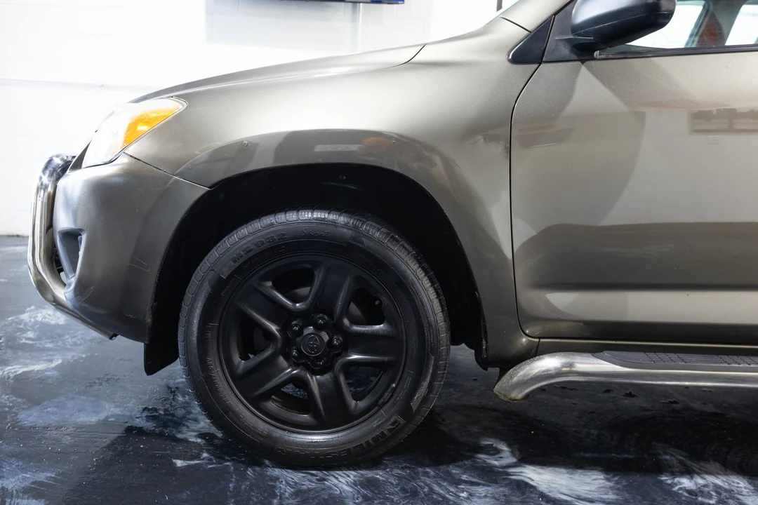 2010 Toyota RAV4 3rd Gen - Image 4 of 21