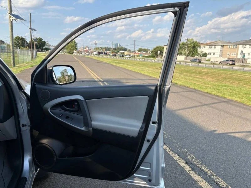 2010 Toyota RAV4 3rd Gen - Image 12 of 12