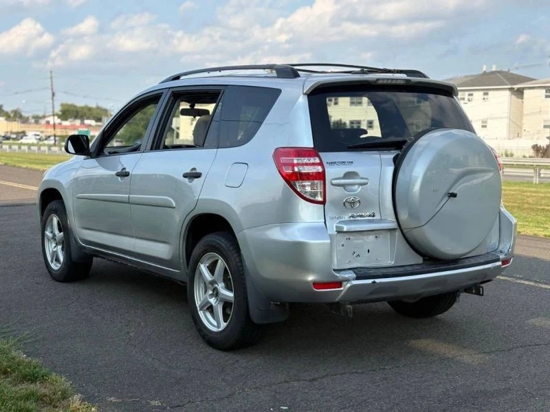 2010 Toyota RAV4 3rd Gen - Image 5 of 12