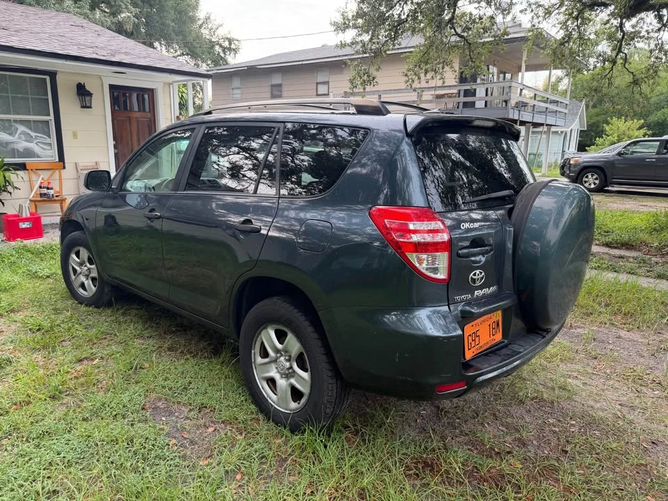 2010 Toyota RAV4 3rd Gen - Image 5 of 9