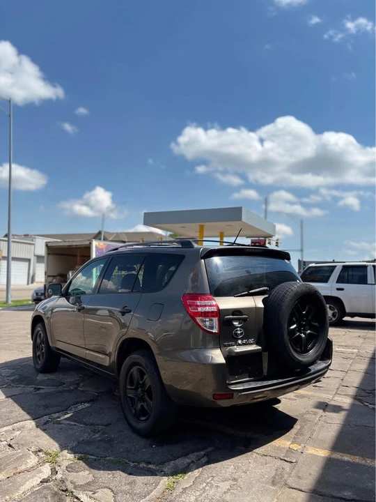 2010 Toyota RAV4 3rd Gen - Image 6 of 11