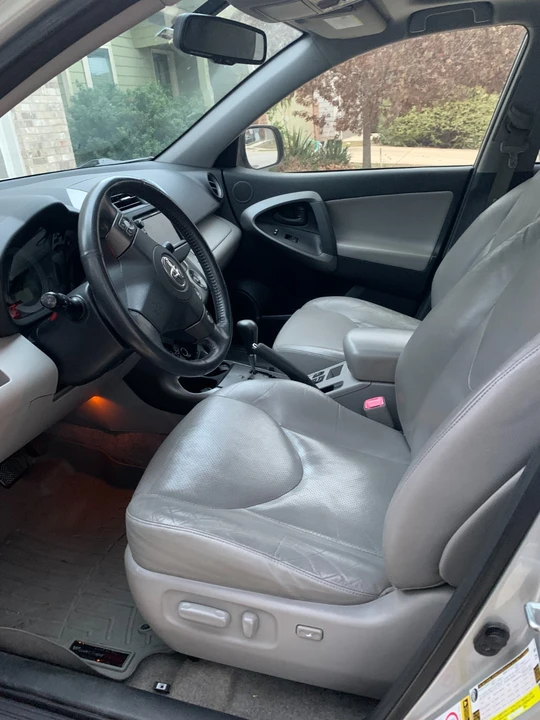 2010 Toyota RAV4 3rd Gen - Image 3 of 19