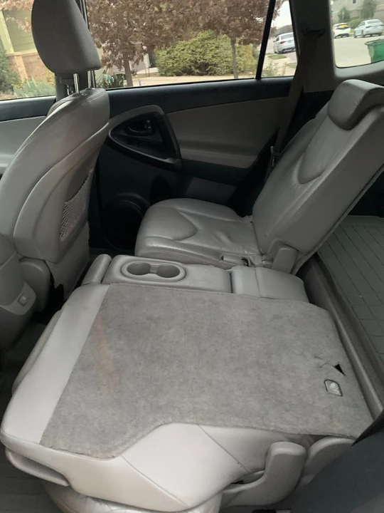 2010 Toyota RAV4 3rd Gen - Image 4 of 19