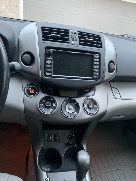 2010 Toyota RAV4 3rd Gen - Image 16 of 19