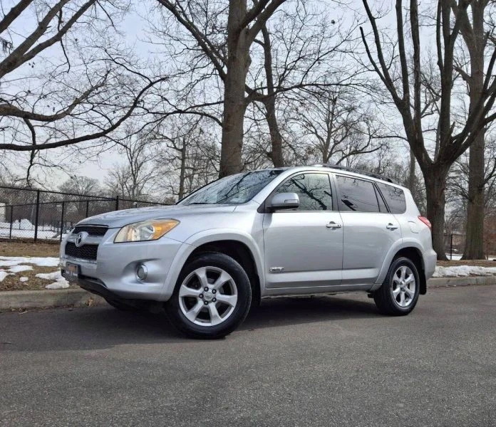 2010 Toyota RAV4 3rd Gen - Image 5 of 12