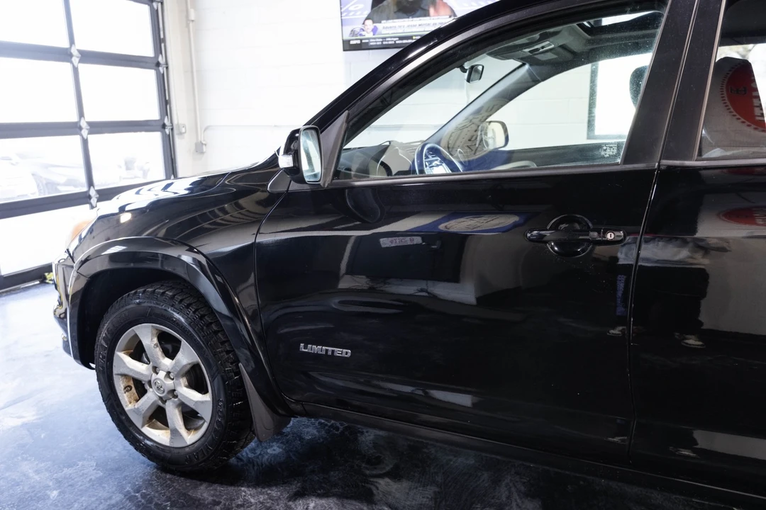 2010 Toyota RAV4 3rd Gen - Image 4 of 21