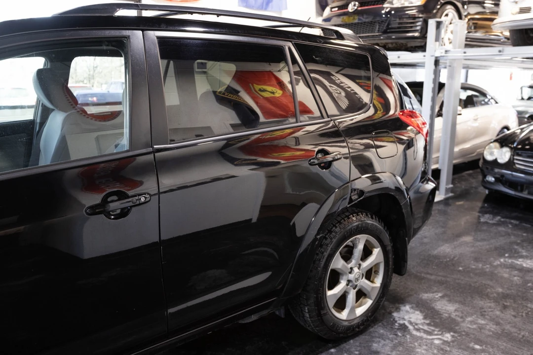 2010 Toyota RAV4 3rd Gen - Image 7 of 21