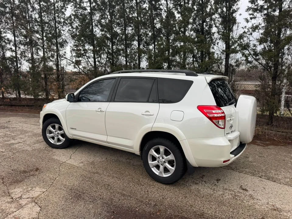 2010 Toyota RAV4 3rd Gen - Image 4 of 19