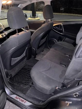 2010 Toyota RAV4 3rd Gen - Image 8 of 11