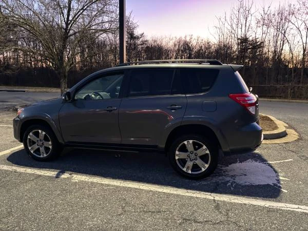 2010 Toyota RAV4 3rd Gen - Image 6 of 11